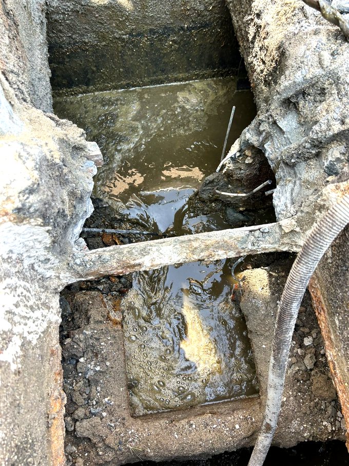 Hydrocurage d'un regard pour l'entretien à Roubaix